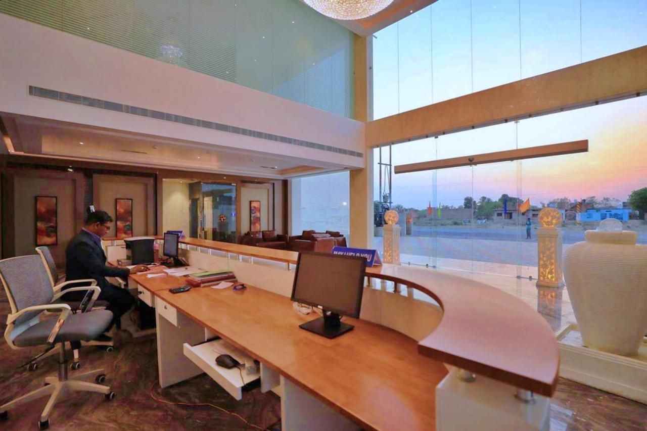 Bindiram Express By Shrigo Hotels Sitapur Muafi ภายนอก รูปภาพ