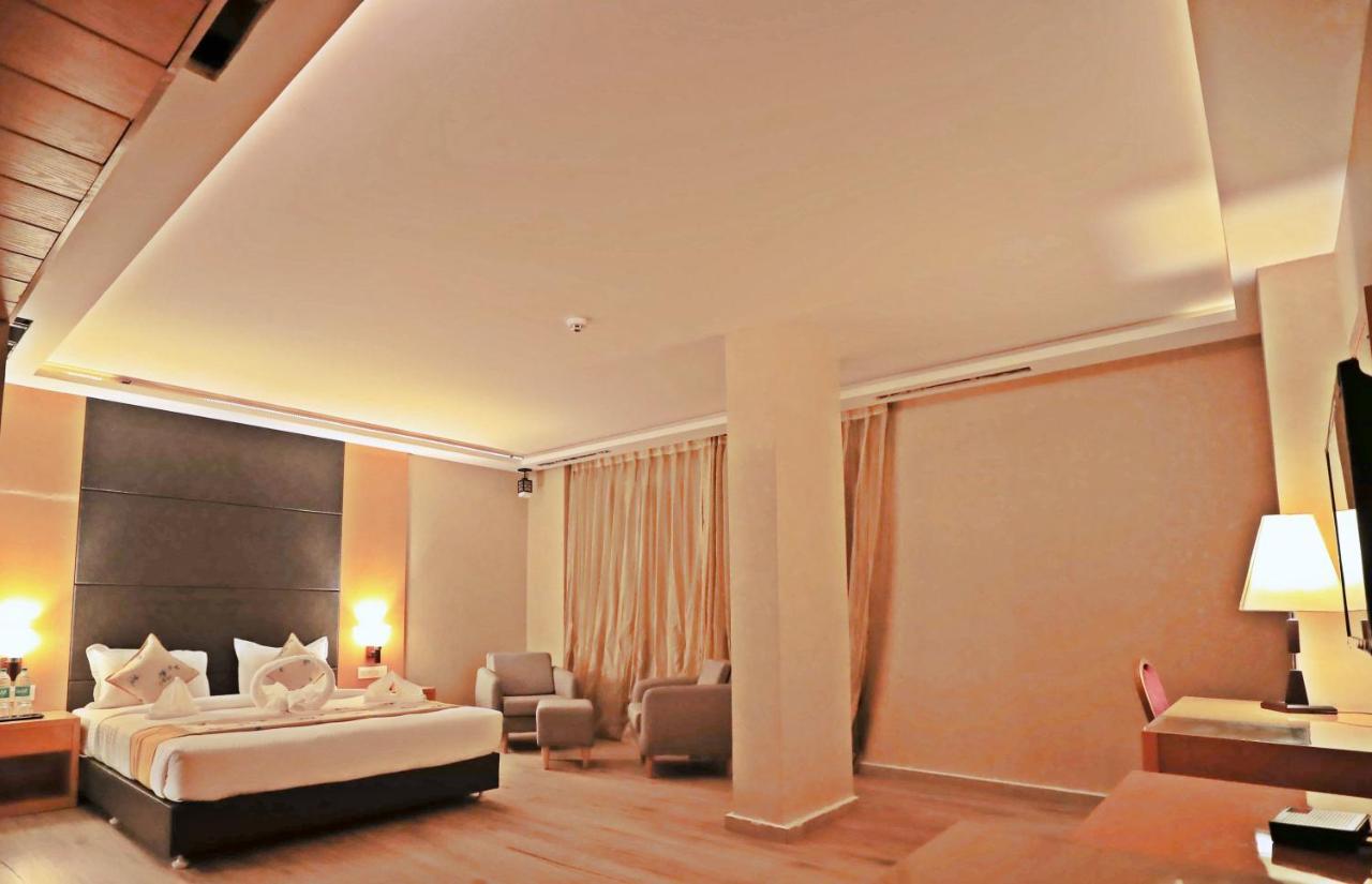 Bindiram Express By Shrigo Hotels Sitapur Muafi ภายนอก รูปภาพ
