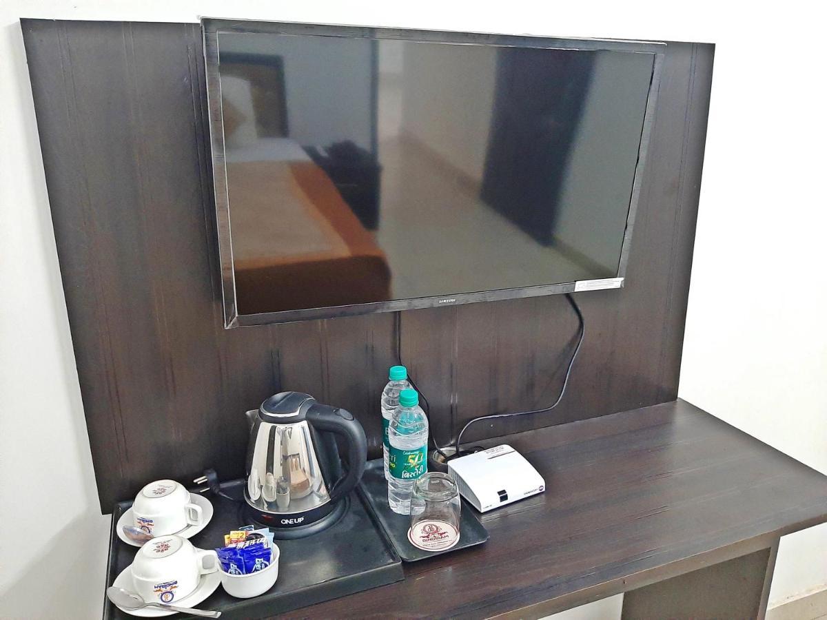 Bindiram Express By Shrigo Hotels Sitapur Muafi ภายนอก รูปภาพ