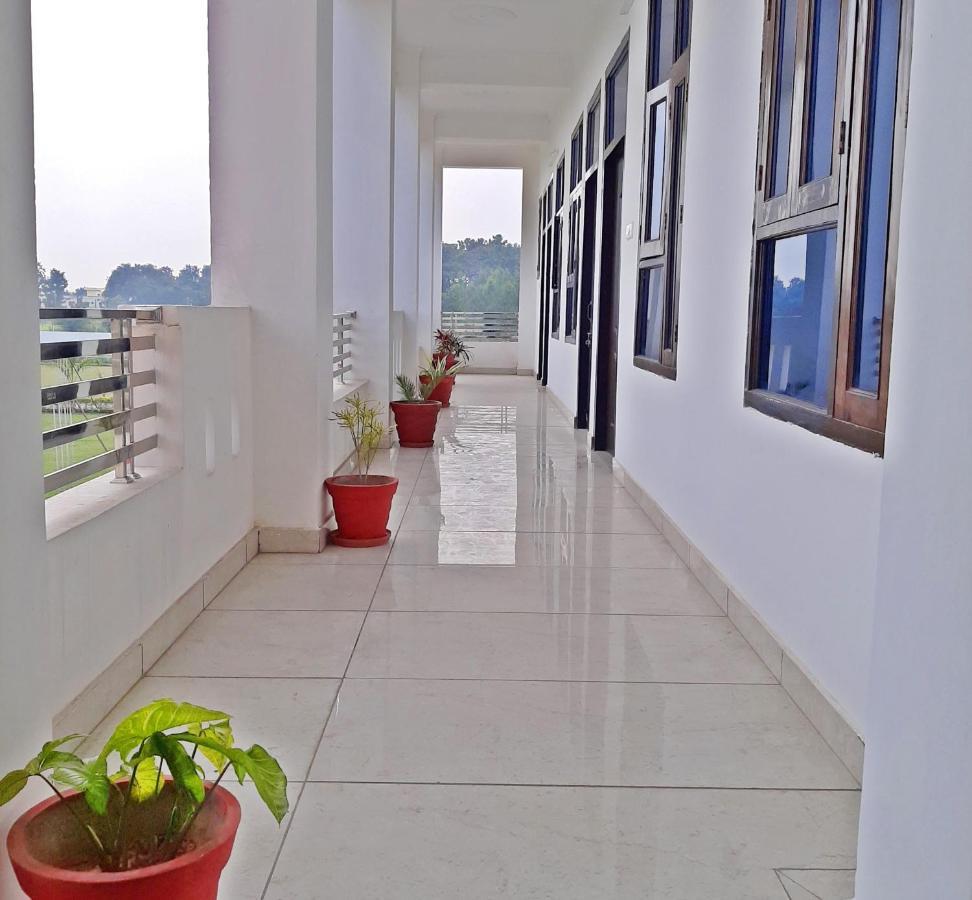 Bindiram Express By Shrigo Hotels Sitapur Muafi ภายนอก รูปภาพ