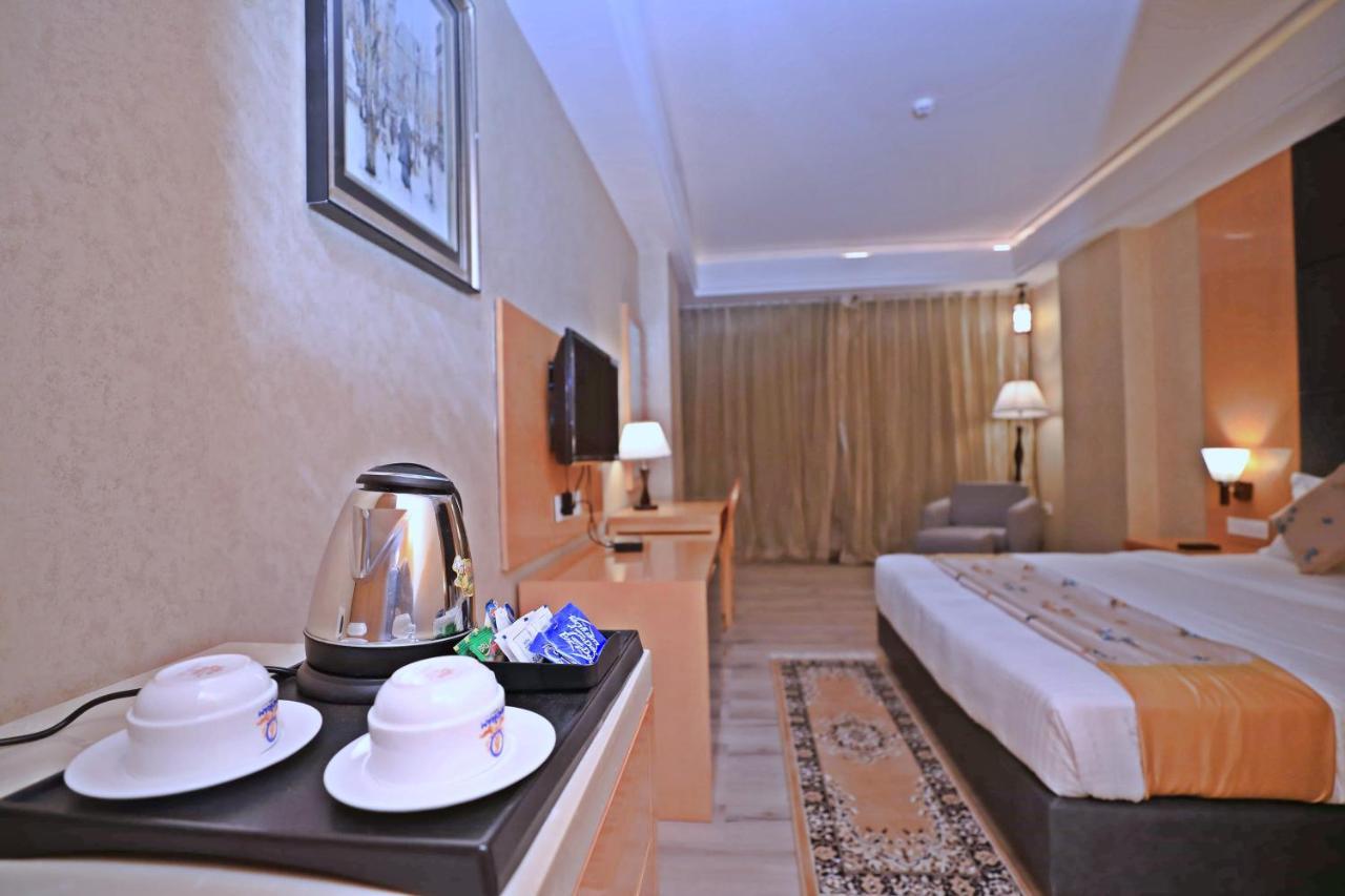 Bindiram Express By Shrigo Hotels Sitapur Muafi ภายนอก รูปภาพ